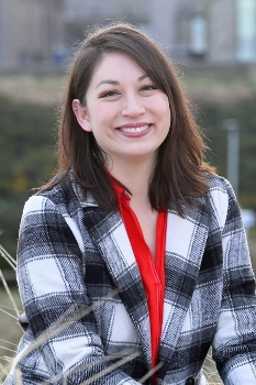 Akemi Dawn Bowman author photo